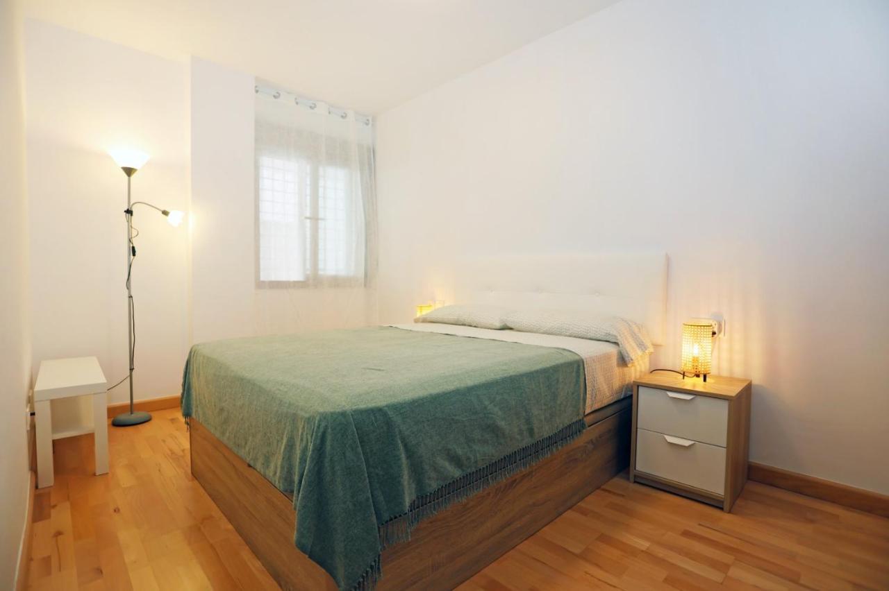Casa Fenicia - Cosy Apartment With Free Private Parking Malaga Ngoại thất bức ảnh